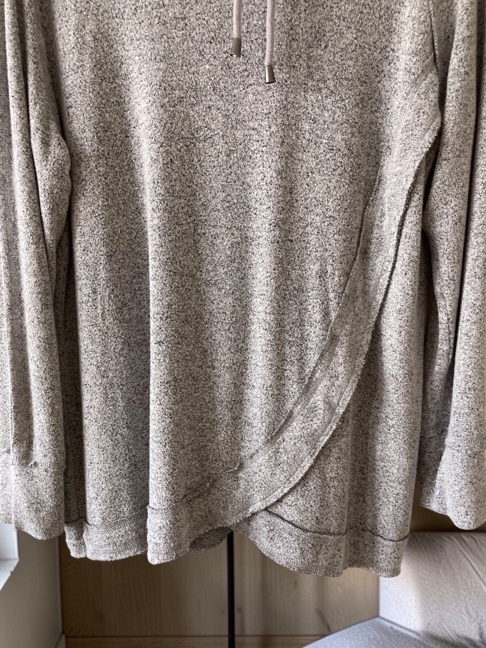 Chelsea & Theodore Gray Cowl Neck Tunic Top Asymmetrical Hem Women’s L Pullover - Picture 3 of 9